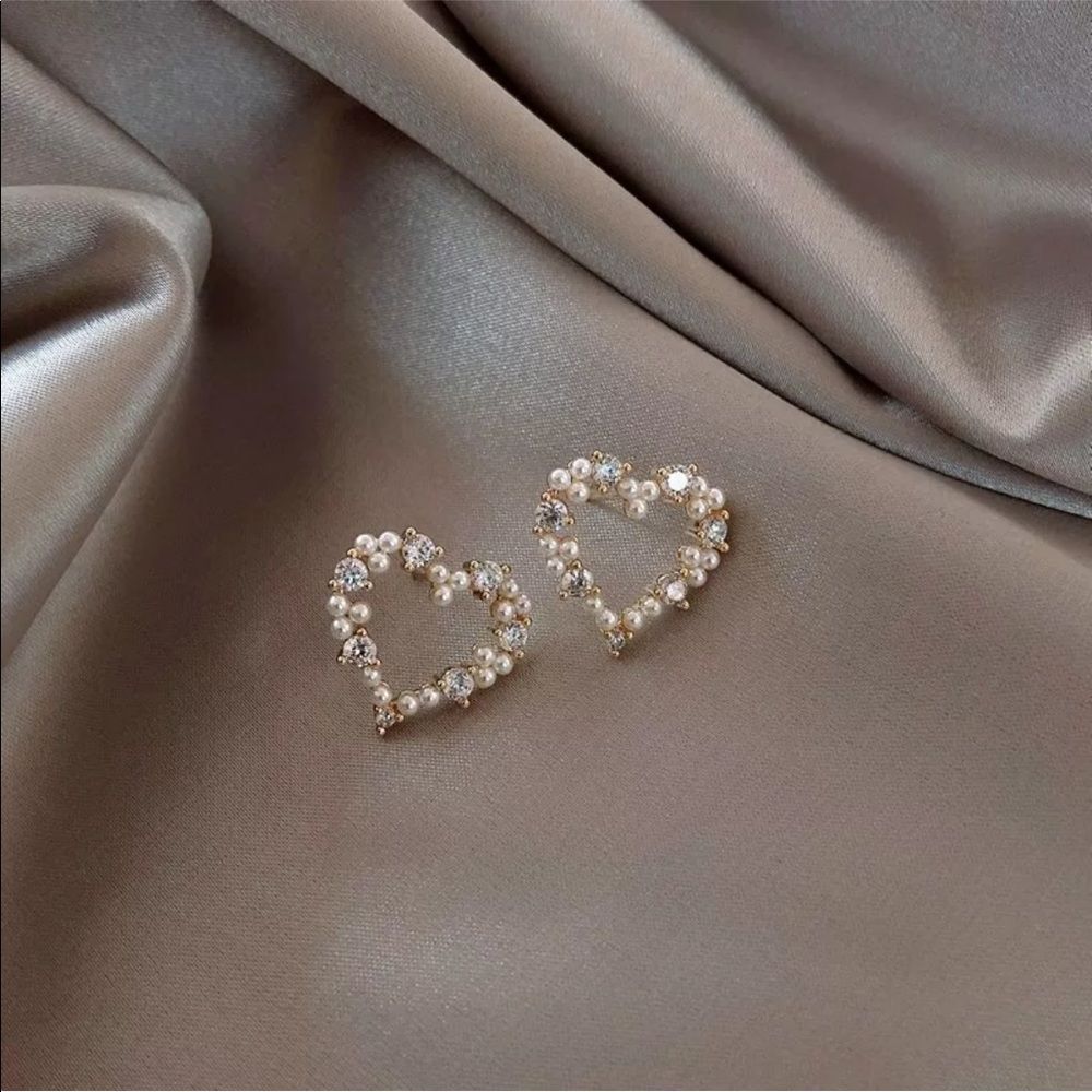 Heart Rhinestones Pearl Wedding Earrings - Picture 1 of 7